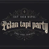 Qustyle – Elegant Blackletter Font