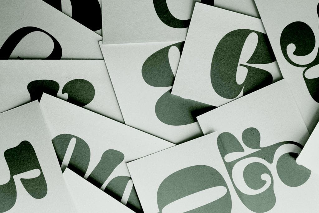 Naylira Modern Beauty Serif Font